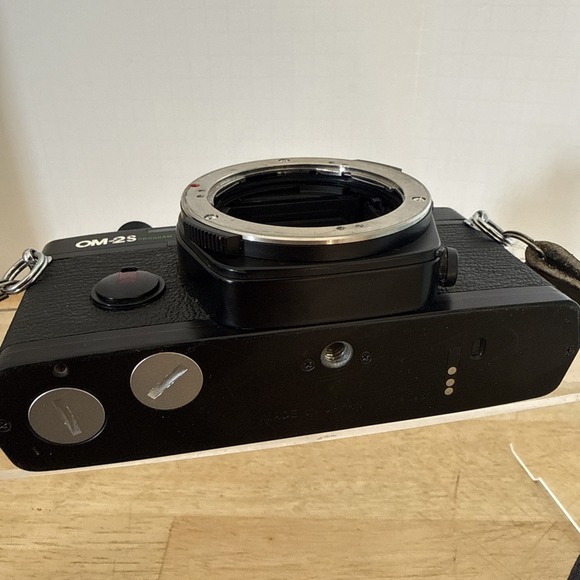 Olympus OM-2s Film Camera W/50mm F1.8 Lens Kit - Picture 12 of 16